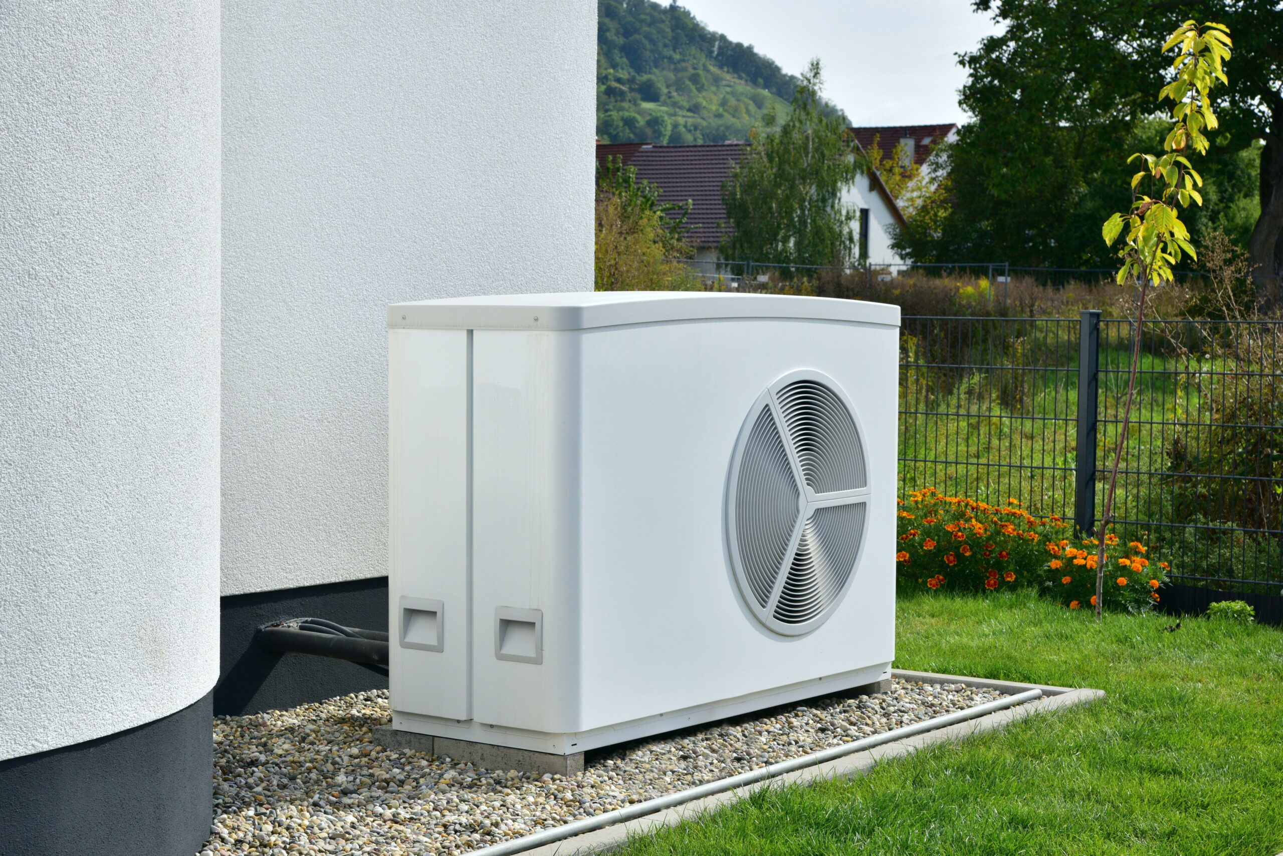 WĂ€rmepumpe, Klimaanlage, LuftwĂ€rmepumpe fĂŒr Heizung und Warmw